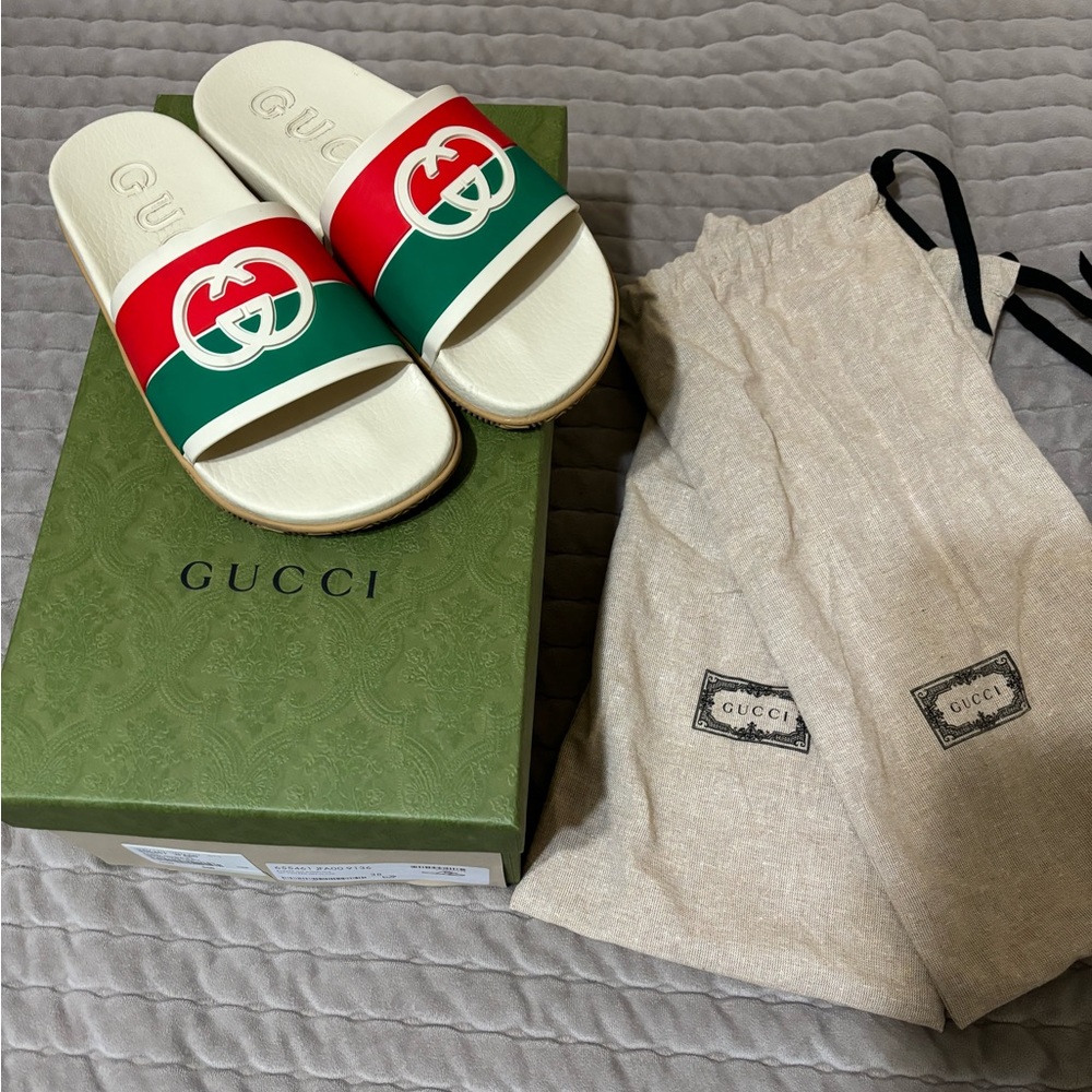 Gucci GG Interlock Slide Sandals
